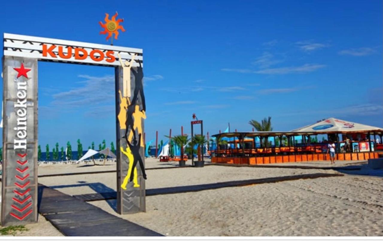 Gota Place Between Lake And Sea Mamaia Exterior photo